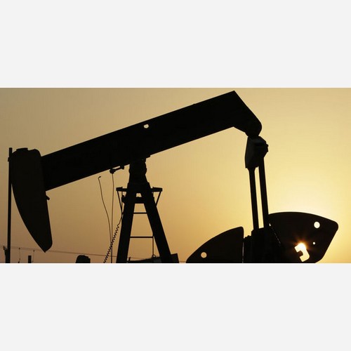 Petrol Irak açıklaması sonrası 53 dolara doğru yükseldi