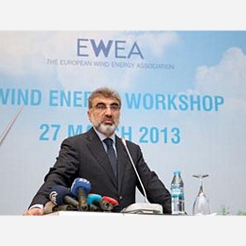 Bakan Yıldız Rüzgar Enerjisi Çalıştayı’na Katıldı.